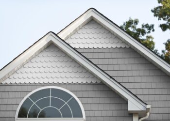 Forest Ridge Double 4-in Traditional Teak Vinyl Siding Panel 8.0-in x ...