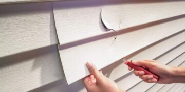 Replace Damaged Vinyl Siding Damaged Siding Repair In Conway, SC